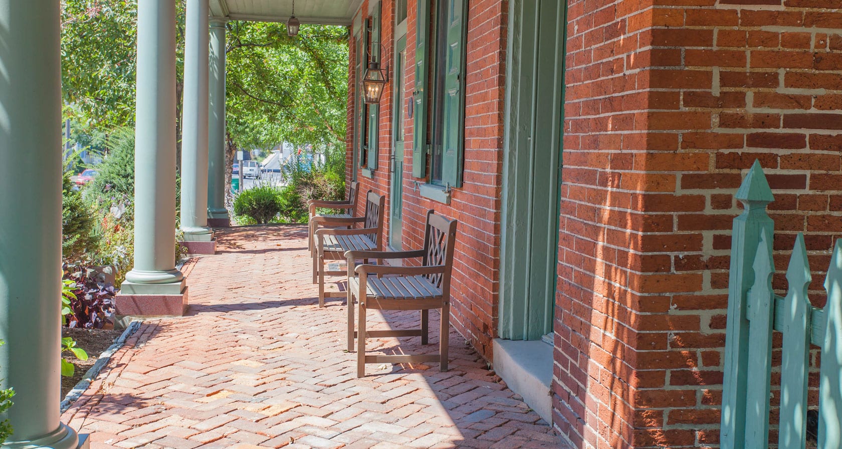 BirdinHand Village Inn & Suites Bed & Breakfast in Lancaster County, PA